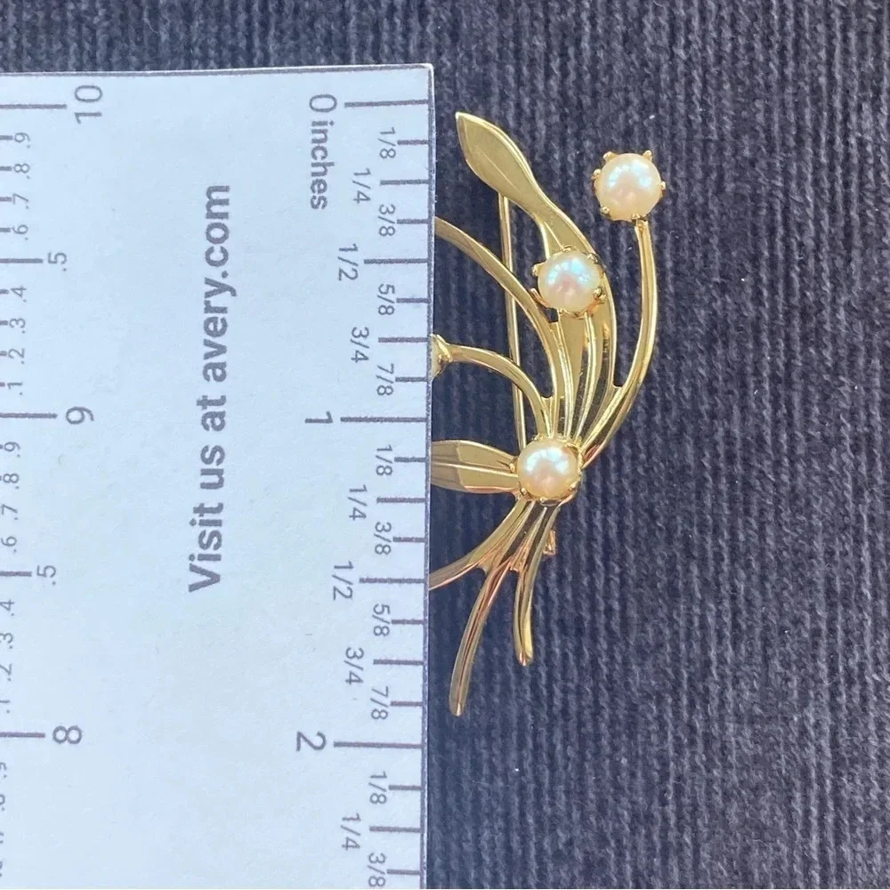 Vintage Faux Pearl Triplet Gold Tone Brooch Pin